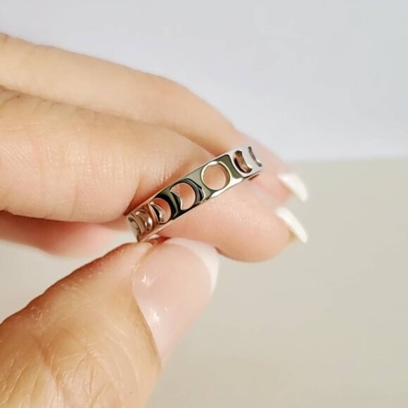 Sterling Silver Moon Ring, Moon Phase Ring, Celestial Ring, Women's Spiritual - Picture 4 of 9